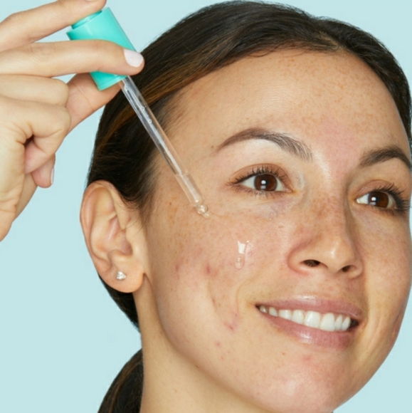 TARTE SKINCARE KNOCKOUT TINGLING TREATMENT WITH 10% ACID COMPLEX  SERUM. - Picture 6 of 9